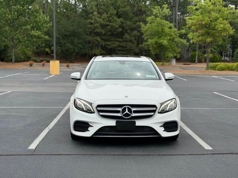 Used 2018 Mercedes-Benz E 300 4MATIC image 2