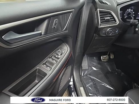 Certified 2022 Ford Edge ST-Line w/ Class II Trailer Tow Package image 30