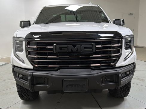 Used 2024 GMC Sierra 1500 AT4X image 2