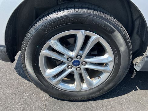 Used 2017 Ford Edge SEL w/ Equipment Group 201A FWD image 9