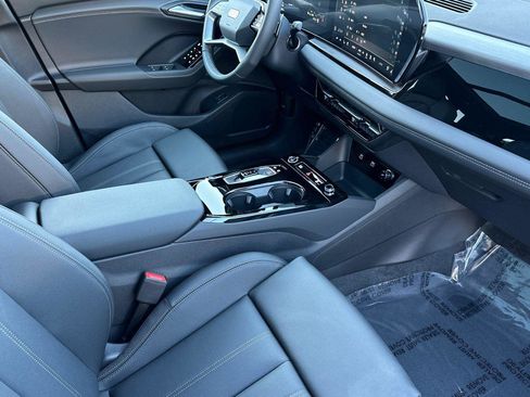 New 2025 Audi Q6 e-tron Premium Plus image 15
