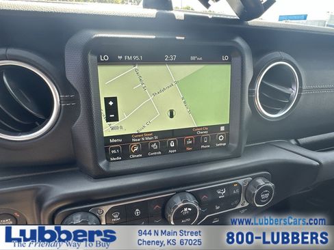 Used 2022 Jeep Wrangler Unlimited Sahara w/ Cold Weather Group AWD/4WD image 17