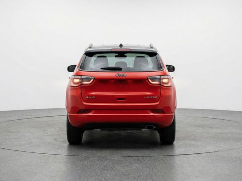 Used 2025 Jeep Compass Trailhawk image 7