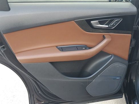 Used 2019 Audi Q7 3.0T Premium Plus w/ Premium Plus Package image 11