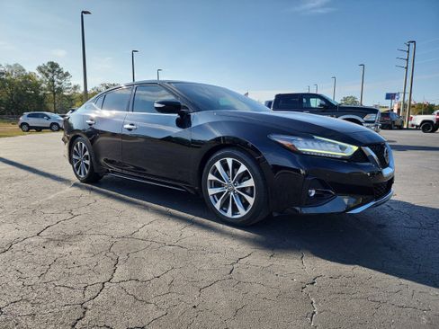 Used 2021 Nissan Maxima Platinum w/ Sport Mat Group image 2