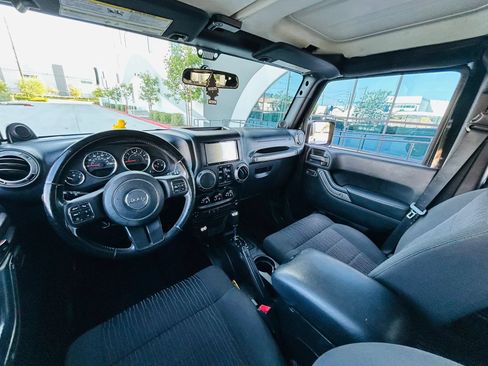 Used 2012 Jeep Wrangler Unlimited Sport AWD/4WD image 4