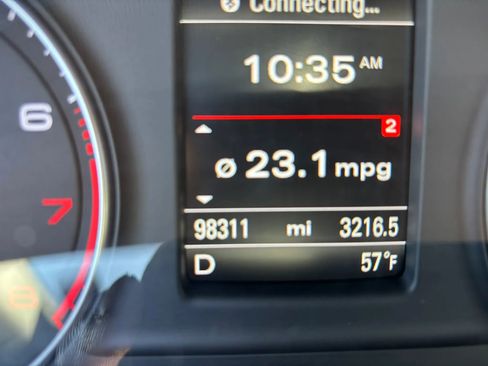 Used 2018 Audi Q3 2.0T Premium Plus w/ Premium Plus Package AWD/4WD image 2