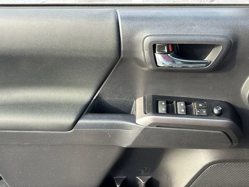 Used 2023 Toyota Tacoma TRD Sport w/ Technology Package AWD/4WD image 10