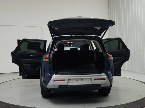 Used 2025 Nissan Pathfinder SL FWD image 14