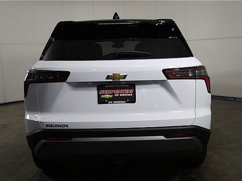 New 2026 Chevrolet Equinox LT w/ Convenience Package II image 7