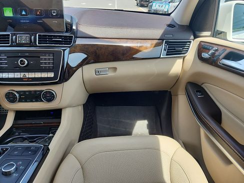 Used 2017 Mercedes-Benz GLS 550 4MATIC image 11