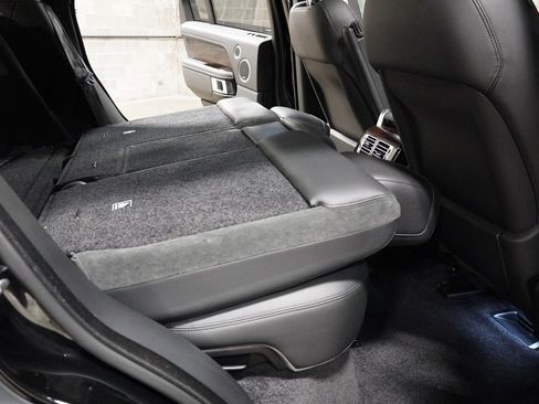 Used 2022 Land Rover Range Rover image 32