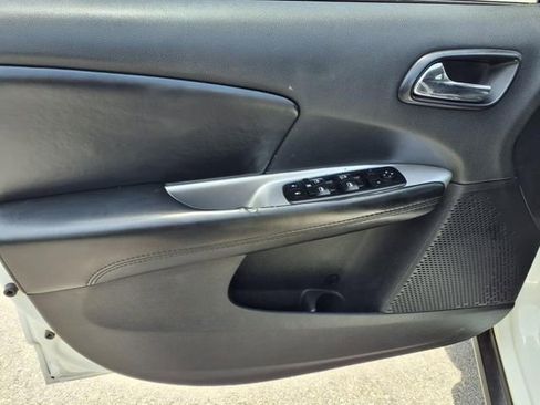 Used 2018 Dodge Journey SE w/ Popular Equipment Group image 12