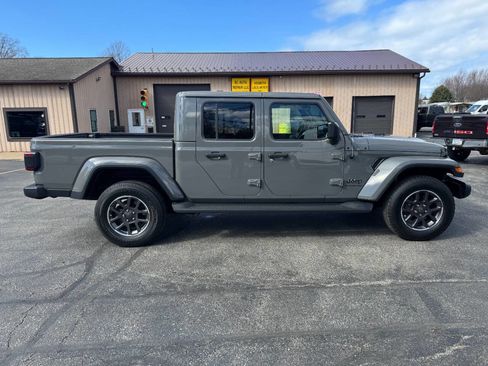 Used 2020 Jeep Gladiator Overland AWD/4WD image 7