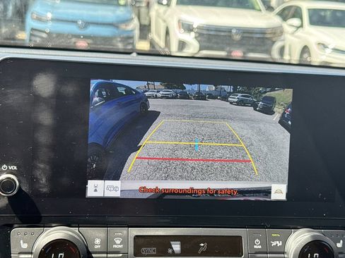 Used 2024 Toyota Grand Highlander AWD image 17