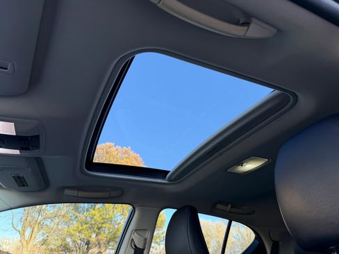 Used 2014 Lexus CT 200h image 17