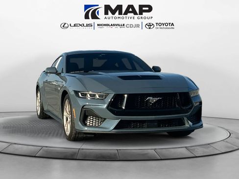 Used 2024 Ford Mustang GT Premium image 8