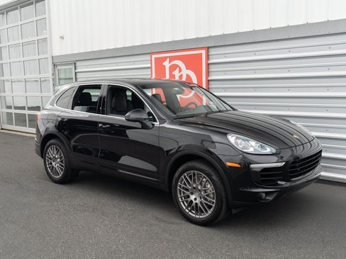 Used 2015 Porsche Cayenne S AWD/4WD image 46