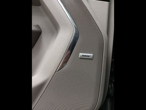 Used 2024 Chevrolet Tahoe Z71 w/ Luxury Package image 15