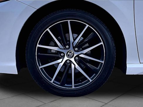 Used 2022 Toyota Camry SE image 10