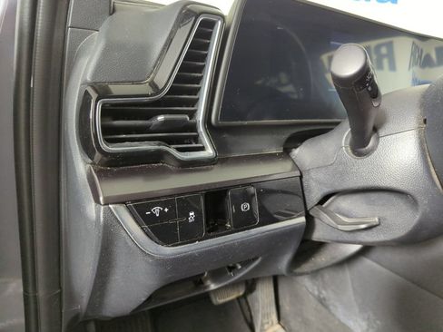 Used 2024 Kia Sportage EX FWD image 26