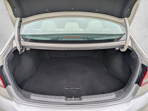 Used 2020 Hyundai Elantra SEL FWD image 6