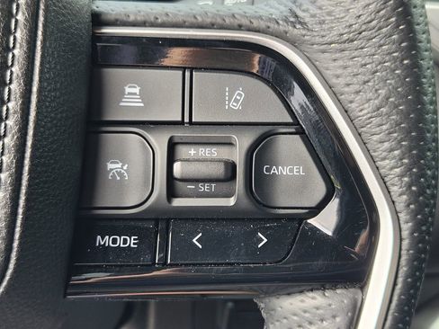 Used 2025 Toyota Tundra Platinum AWD/4WD image 22