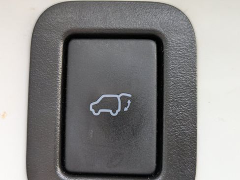 Used 2019 Toyota Highlander Limited FWD image 11