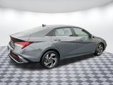 Used 2024 Hyundai Elantra Limited image 3