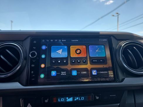 Certified 2020 Toyota Tacoma TRD Sport w/ TRD Premium Sport Package AWD/4WD image 22