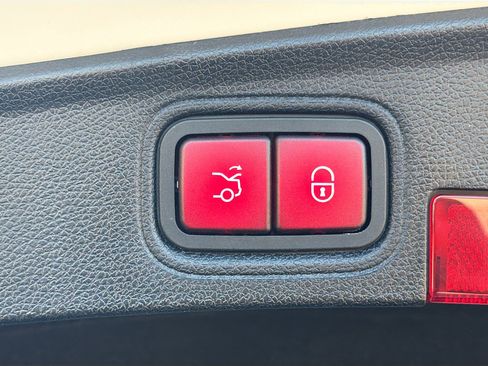 Used 2021 Mercedes-Benz C 63 AMG S w/ AMG Aerodynamics Package image 12