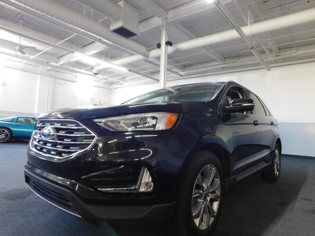 Used 2019 Ford Edge Titanium FWD image 9