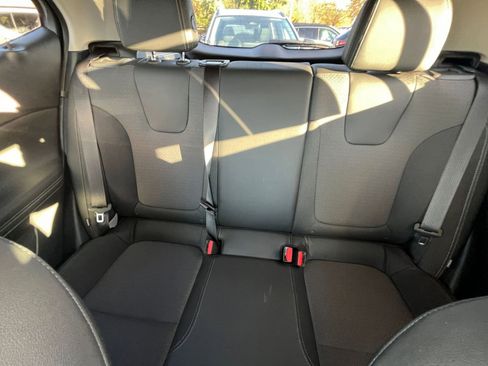 Used 2025 Buick Encore GX Preferred image 38