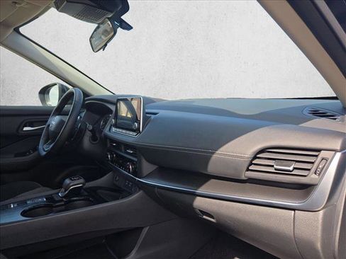 Used 2025 Nissan Rogue SV image 21