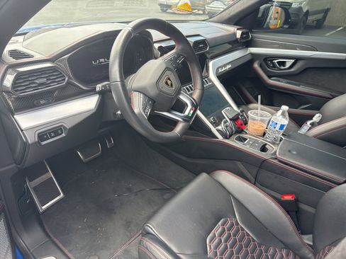 Used 2020 Lamborghini Urus AWD/4WD image 28