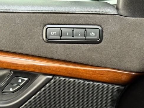 Used 2018 Cadillac Escalade Premium Luxury image 35