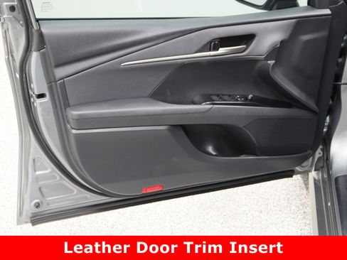 Used 2025 Toyota Camry SE image 12