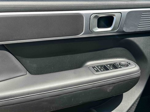 Used 2025 Hyundai Santa Fe SEL FWD image 16