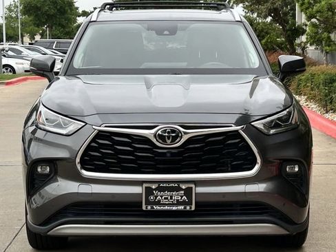 Used 2022 Toyota Highlander Platinum FWD image 9