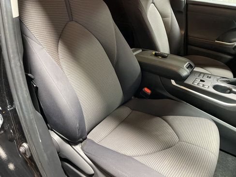 Used 2024 Toyota Highlander XLE image 10