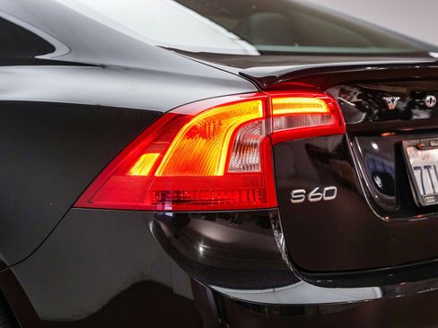 Used 2016 Volvo S60 T5 Premier image 10