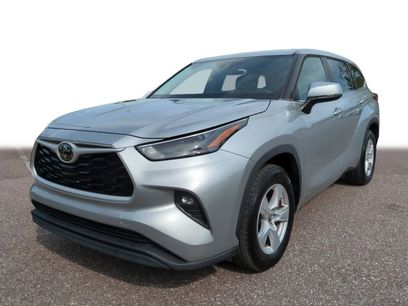 Used 2023 Toyota Highlander LE