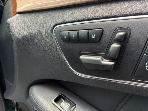 Used 2013 Mercedes-Benz E 350 Sedan image 31