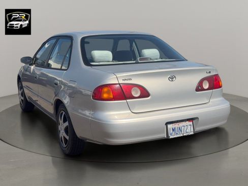 Used 2001 Toyota Corolla LE FWD image 3