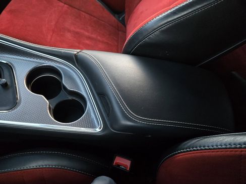 Used 2016 Dodge Challenger SRT Hellcat image 38