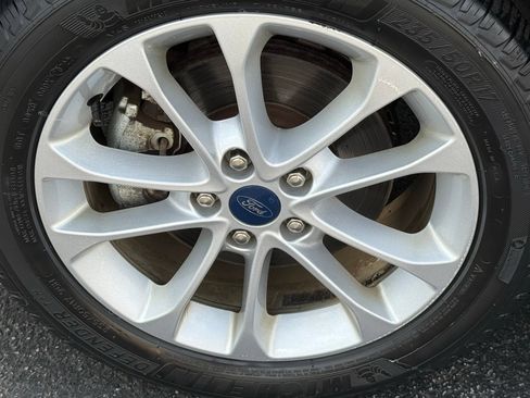 Used 2020 Ford Fusion SE FWD image 11