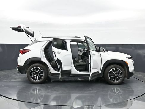 Used 2025 Chevrolet TrailBlazer LT FWD image 46