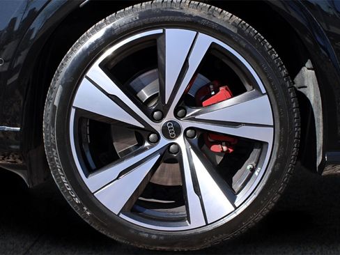 Used 2025 Audi SQ5 Premium Plus image 12