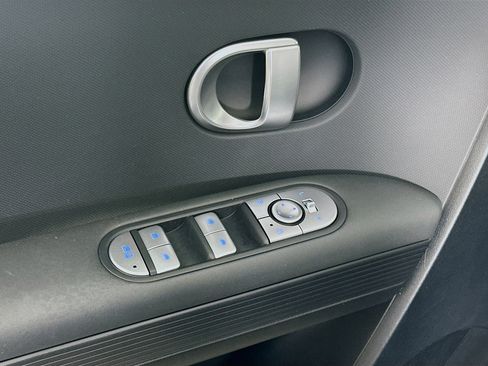 Used 2024 Hyundai Ioniq 5 SE image 15