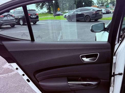 Used 2018 Acura TLX image 30